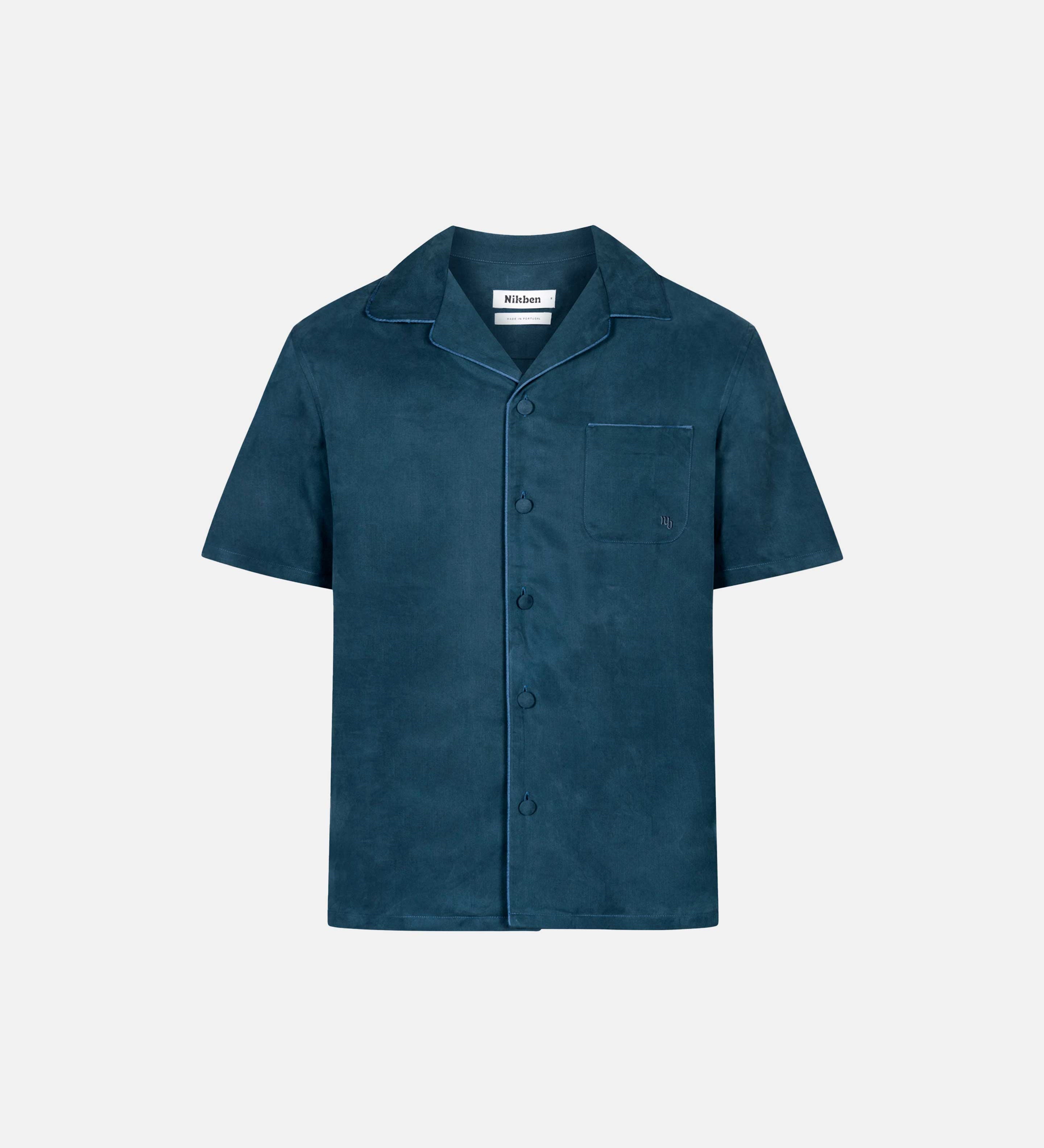 Blue short sleeve shirt with buttons and chest pocket