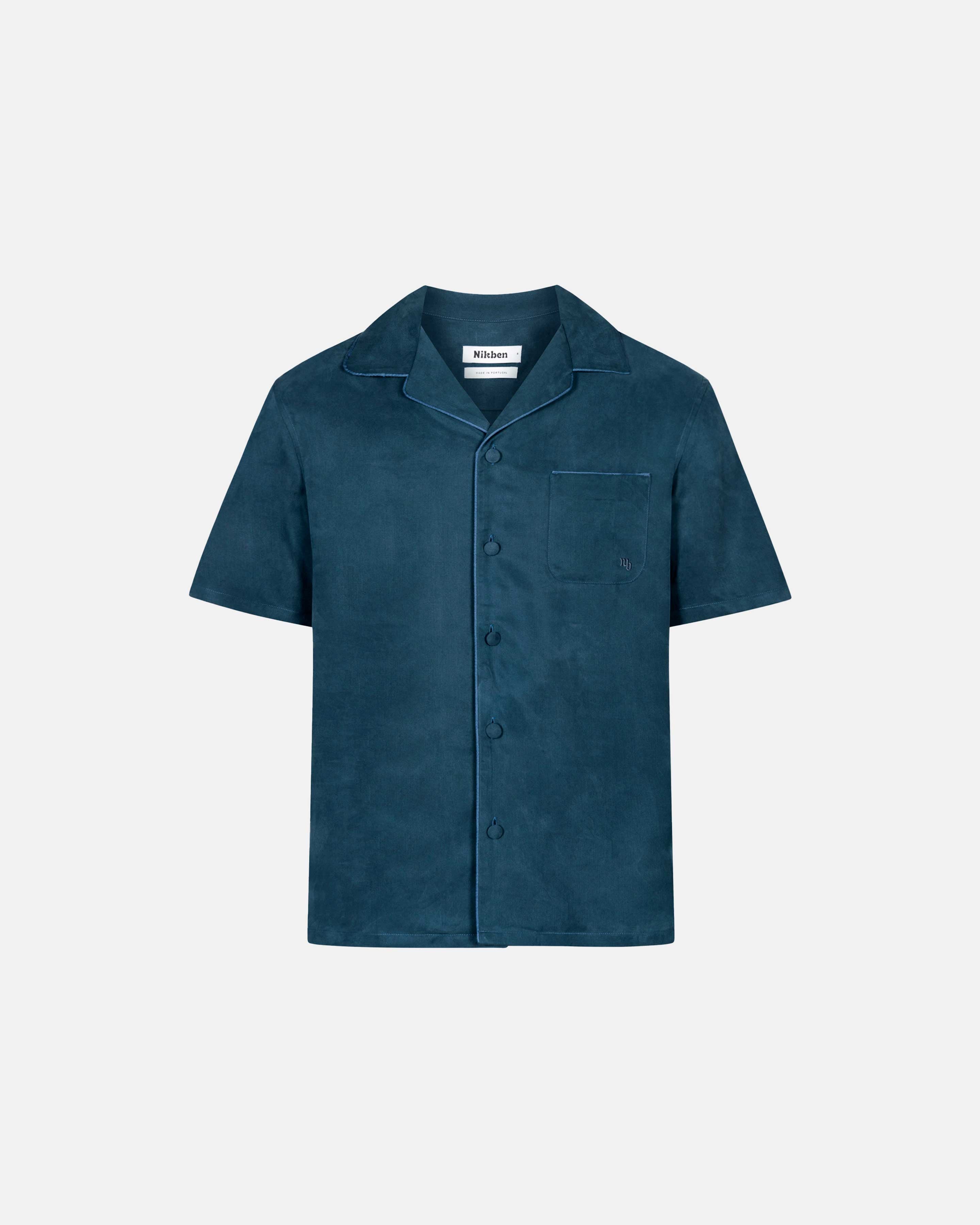 Blue short sleeve shirt with buttons and chest pocket