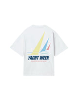 T-shirt med texten ”No Crying On The Yacht”