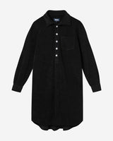 Black kaftan in terry toweling fabric. With half button closure and one chest pocket