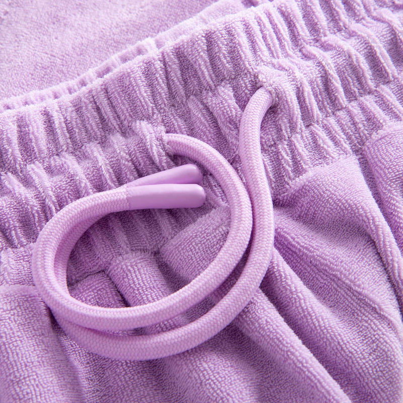 Drawstring on lavendel purple shorts in Terry toweling fabric