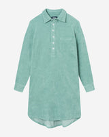 Grey-green kaftan in terry toweling fabric. With half button closure and one chest pocket